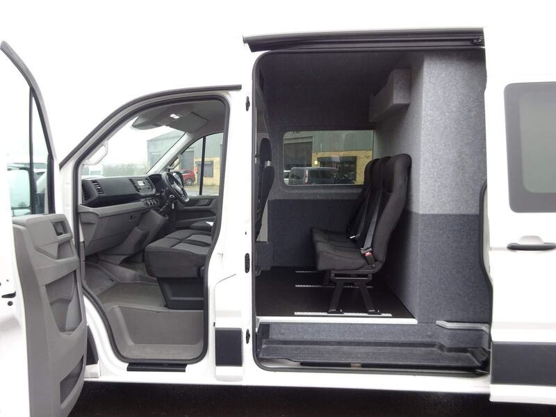 VOLKSWAGEN CRAFTER
