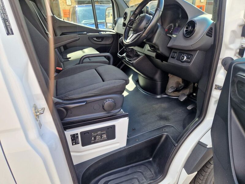 MERCEDES-BENZ SPRINTER