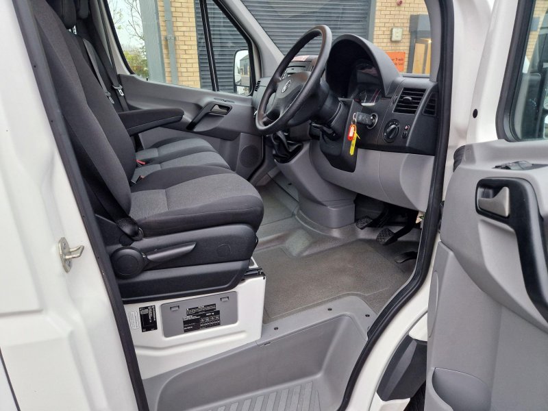 VOLKSWAGEN CRAFTER