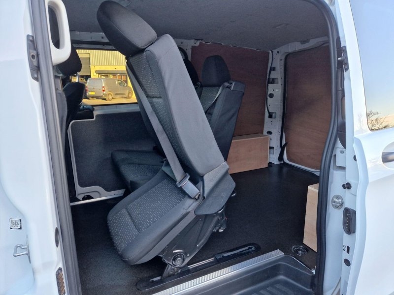 MERCEDES-BENZ VITO