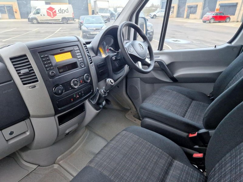 MERCEDES-BENZ SPRINTER
