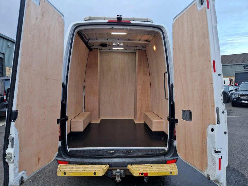 MERCEDES-BENZ SPRINTER