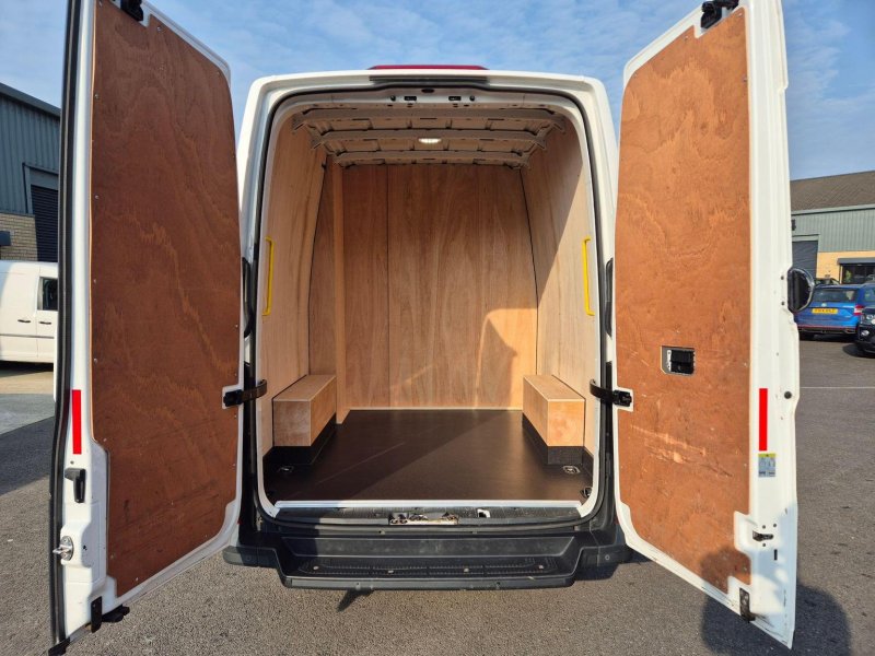 VOLKSWAGEN CRAFTER
