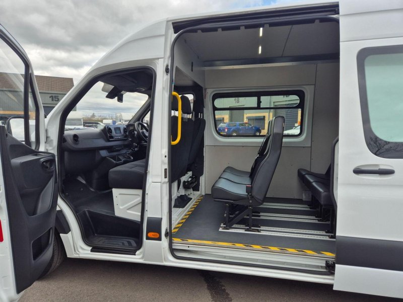 MERCEDES-BENZ SPRINTER