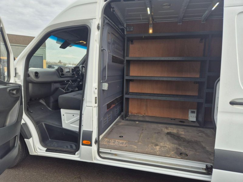 MERCEDES-BENZ SPRINTER