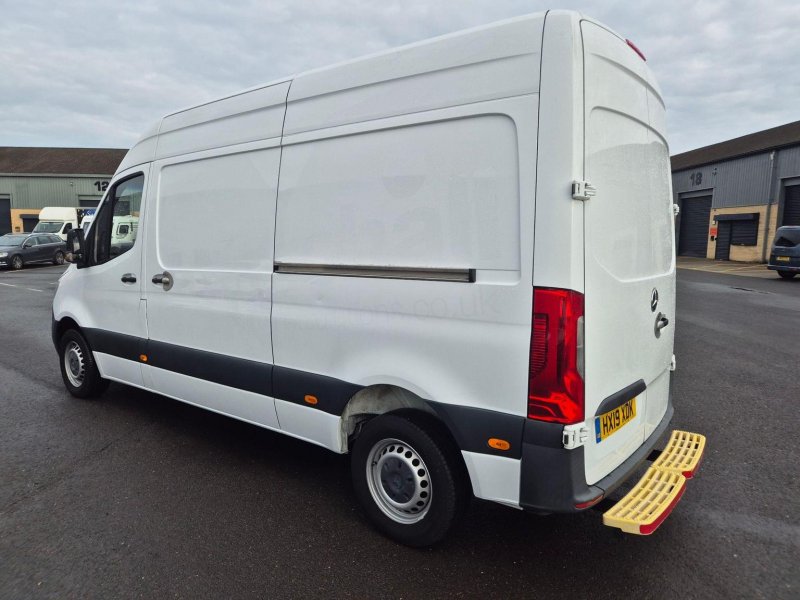 MERCEDES-BENZ SPRINTER
