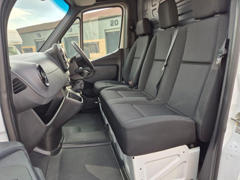 MERCEDES-BENZ SPRINTER