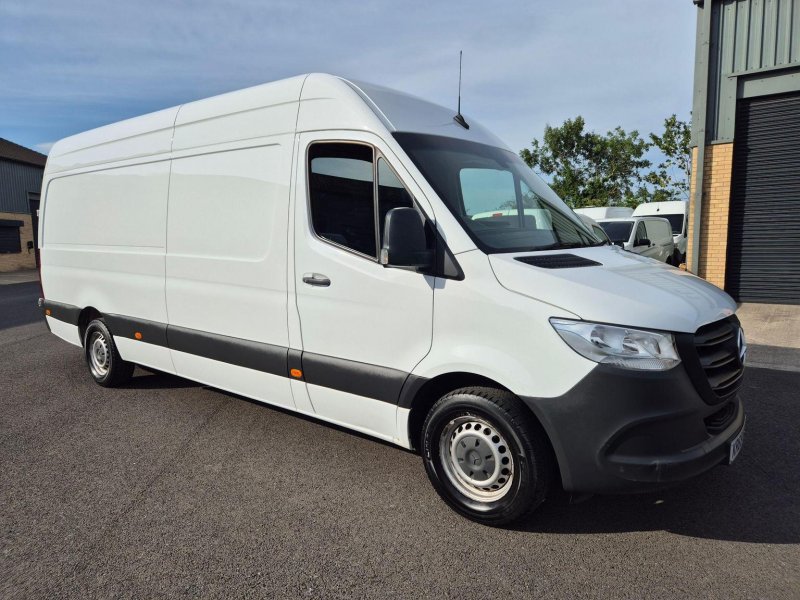 MERCEDES-BENZ SPRINTER