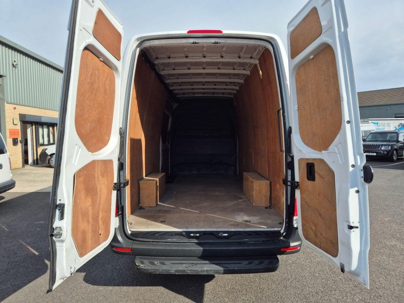 MERCEDES-BENZ SPRINTER