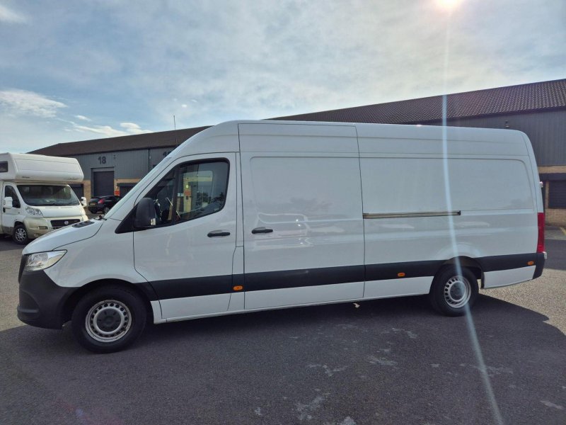 MERCEDES-BENZ SPRINTER