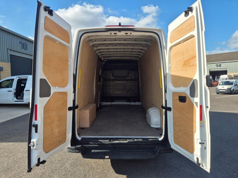 VOLKSWAGEN CRAFTER