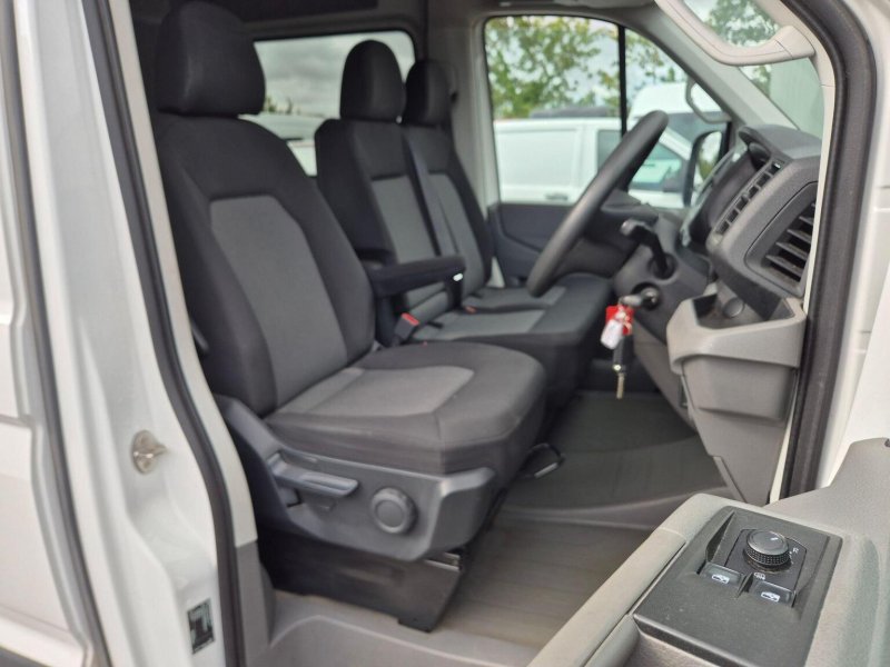 VOLKSWAGEN CRAFTER
