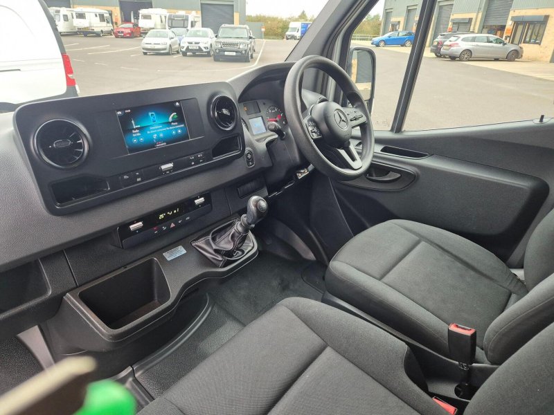 MERCEDES-BENZ SPRINTER