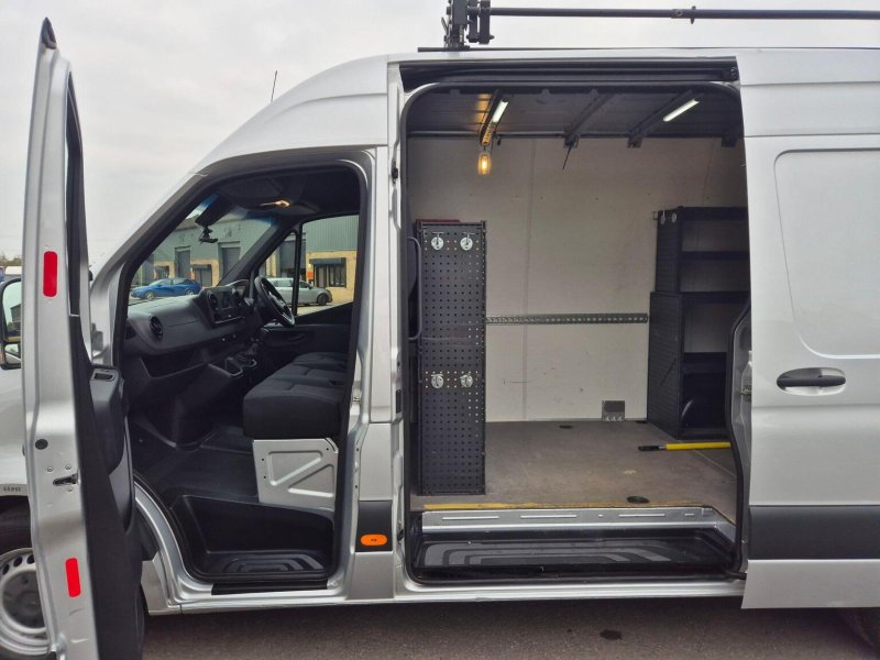 MERCEDES-BENZ SPRINTER