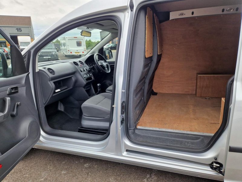 VOLKSWAGEN CADDY