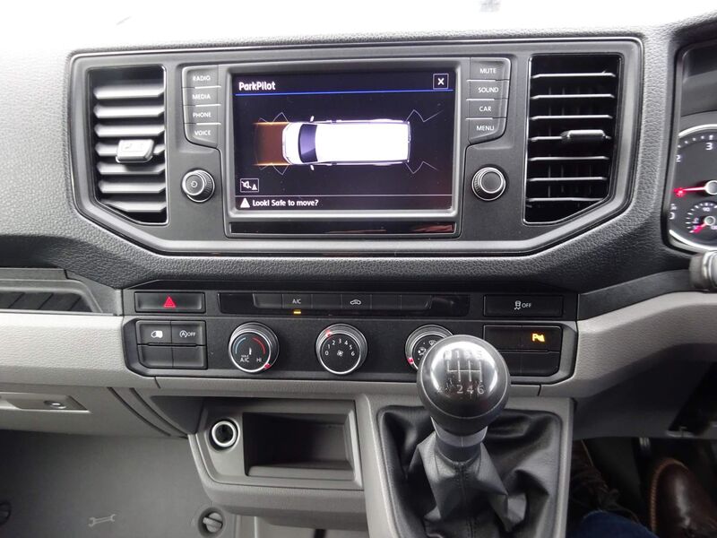 VOLKSWAGEN CRAFTER