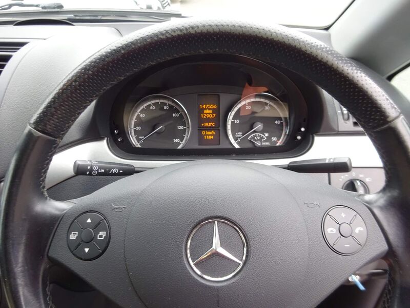 MERCEDES-BENZ VITO